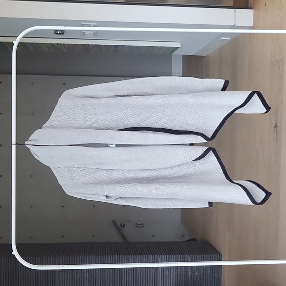 Elegant Cardigan - Picture 1 of 8